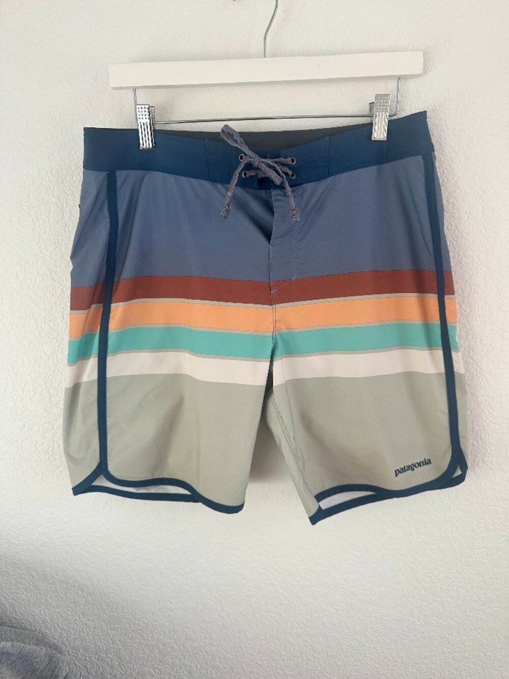 Like New Patagonai Board Shorts, Navy./ Tan, 31